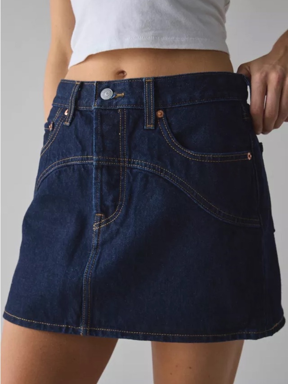 Levi’s western icon denim skirt dark wash size 26